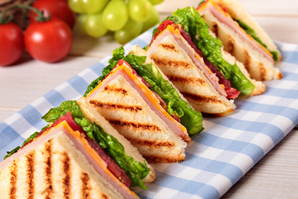 Explorando el Origen de los Sandwiches: Una Deliciosa Historia entre Panes